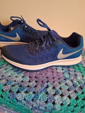 Nike Women’s Athletic Running Shoes - Navy Blue & White Swoosh